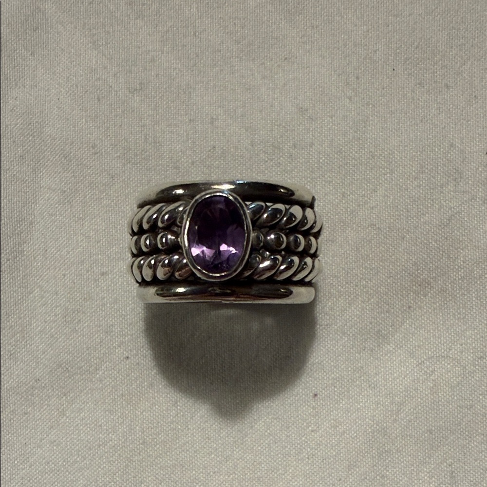 Elegant Silver Ring with Amethyst Gemstone